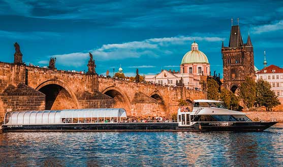 Grand Bohemia Boat